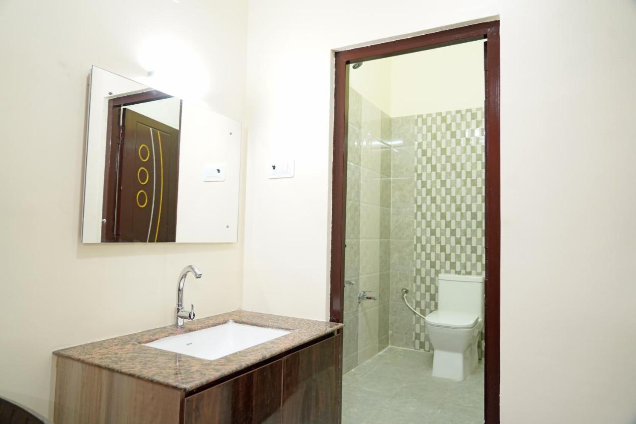 Devansh Bhanu Residency Dbr Srikalahasti Exterior foto