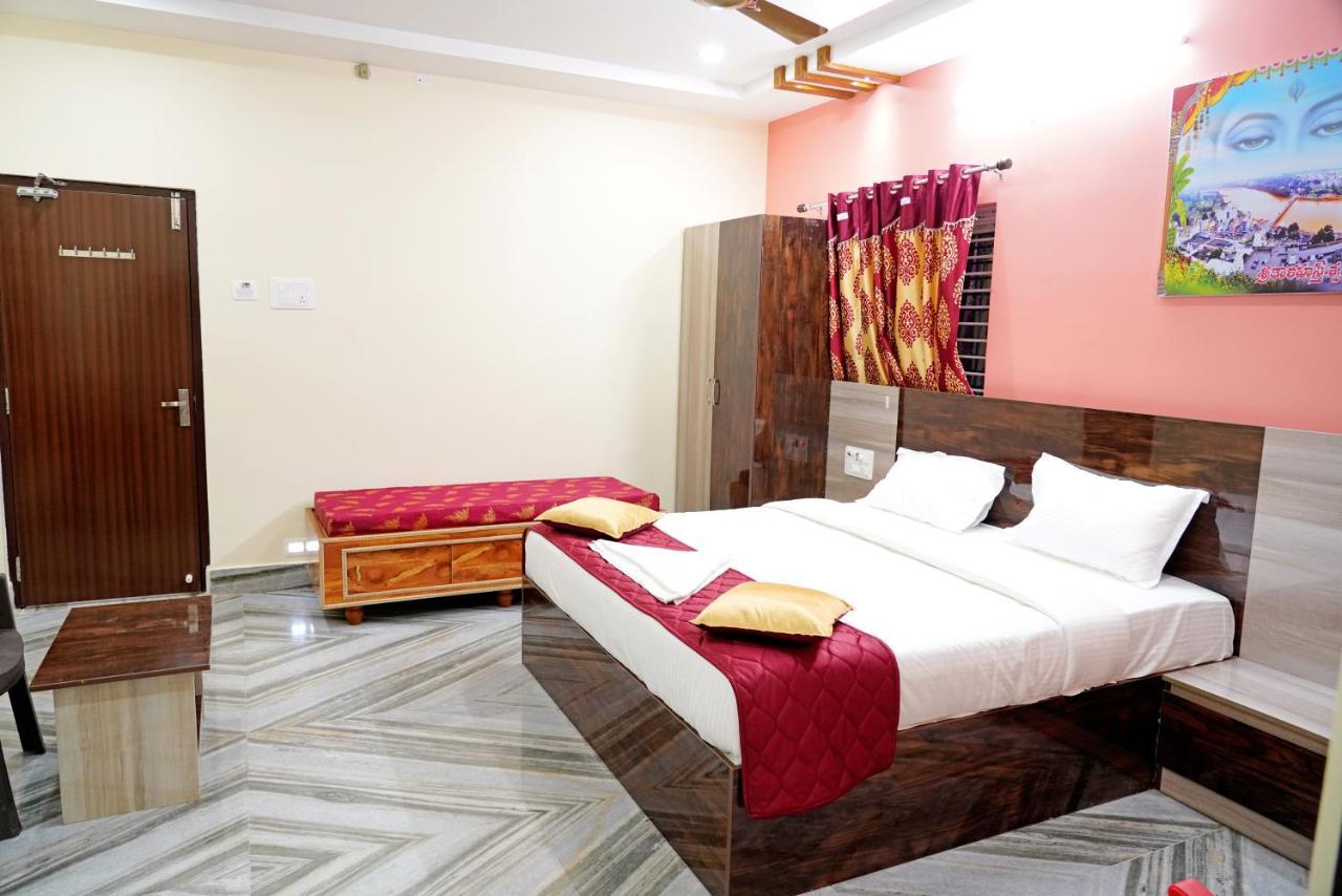 Devansh Bhanu Residency Dbr Srikalahasti Exterior foto