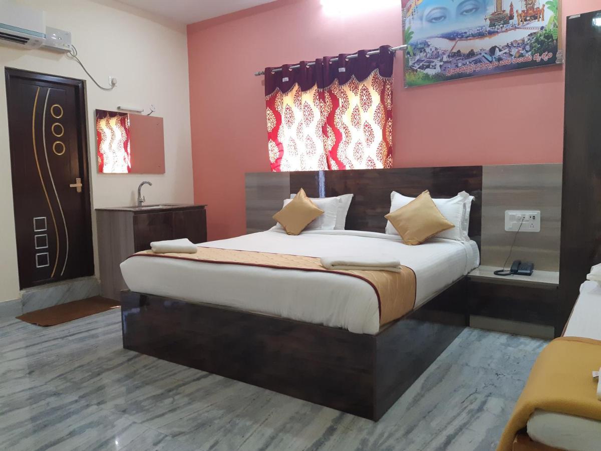 Devansh Bhanu Residency Dbr Srikalahasti Exterior foto