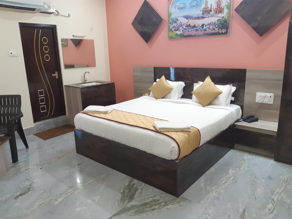 Devansh Bhanu Residency Dbr Srikalahasti Exterior foto